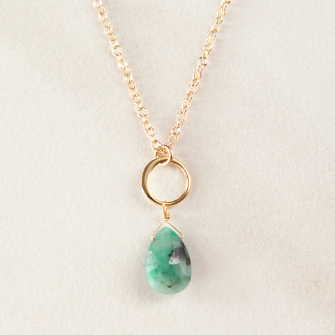 Delicate Gold Necklace with Faceted Emerald