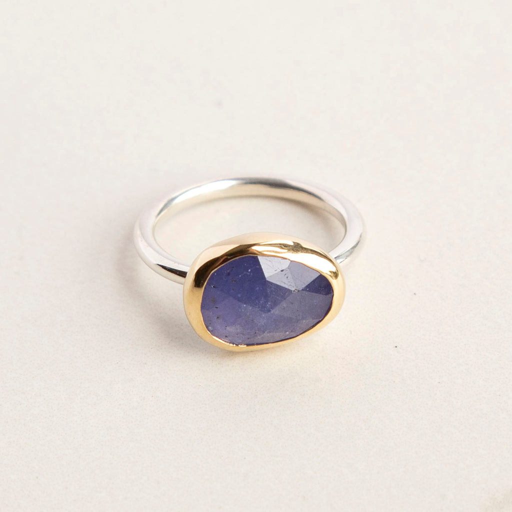 Tanzanite Ring 18k Gold Bezel