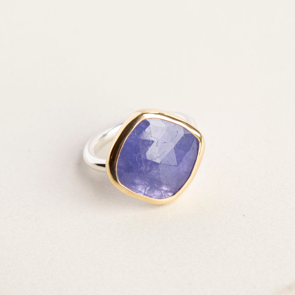 Rhombus Tanzanite Ring 18k Gold Bezel